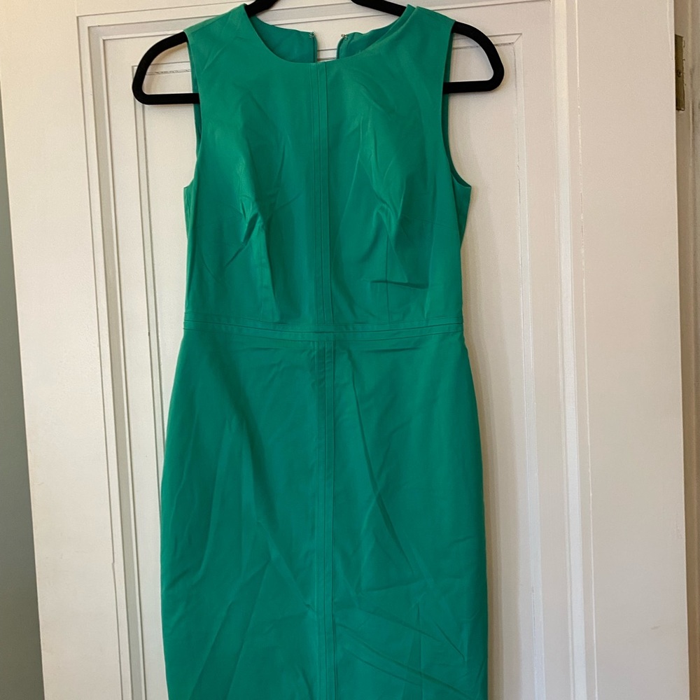 Elegant Green Sleeveless Dress